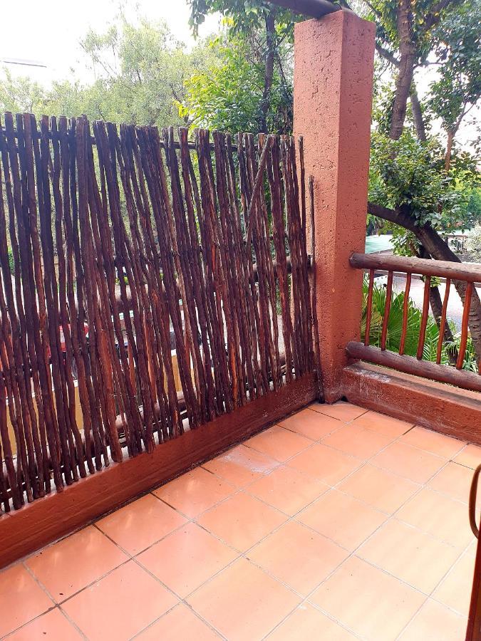 Merry Monte Casino Lodge House In Fourways サントン エクステリア 写真